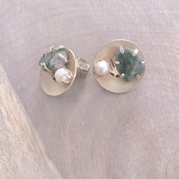 Vintage Jadeite Brooch and Earrings Set - Picture 4 of 4